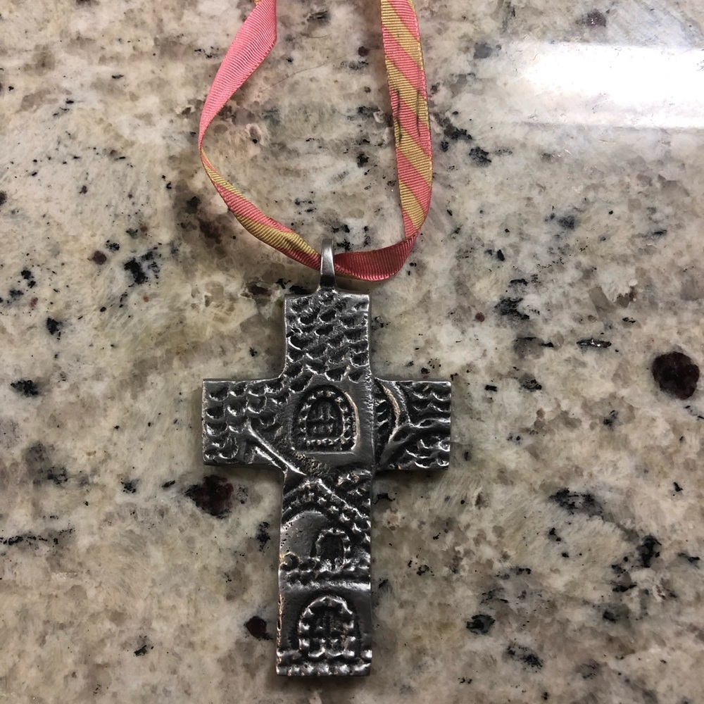 Beautiful Silver Cross Pendent - image 1
